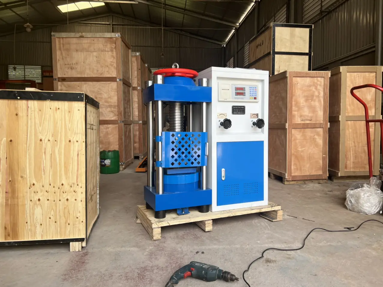 Hướng dẫn sử dụng máy nén bê tông tya 2000 Trải nghiệm và lời khuyên chính từ chuyên gia 4 huong dan su dung may nen be tong tya 2000 trai nghiem va loi khuyen chinh tu chuyen gia 6646abae185a4